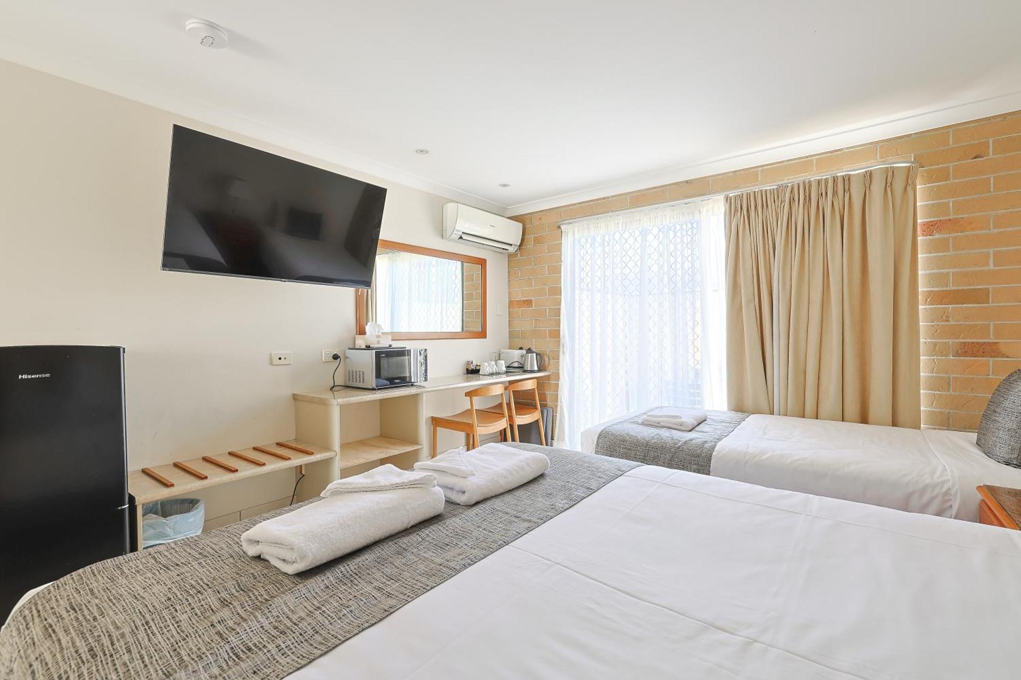 Emerald Central Palms Motel 외부 사진