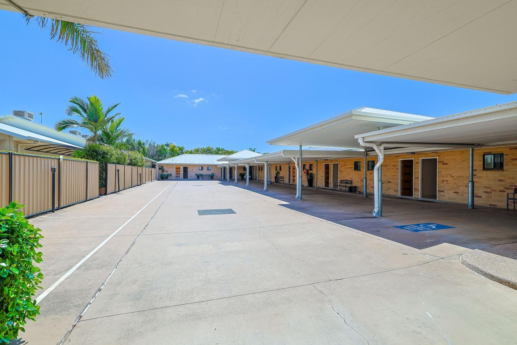 Emerald Central Palms Motel 외부 사진