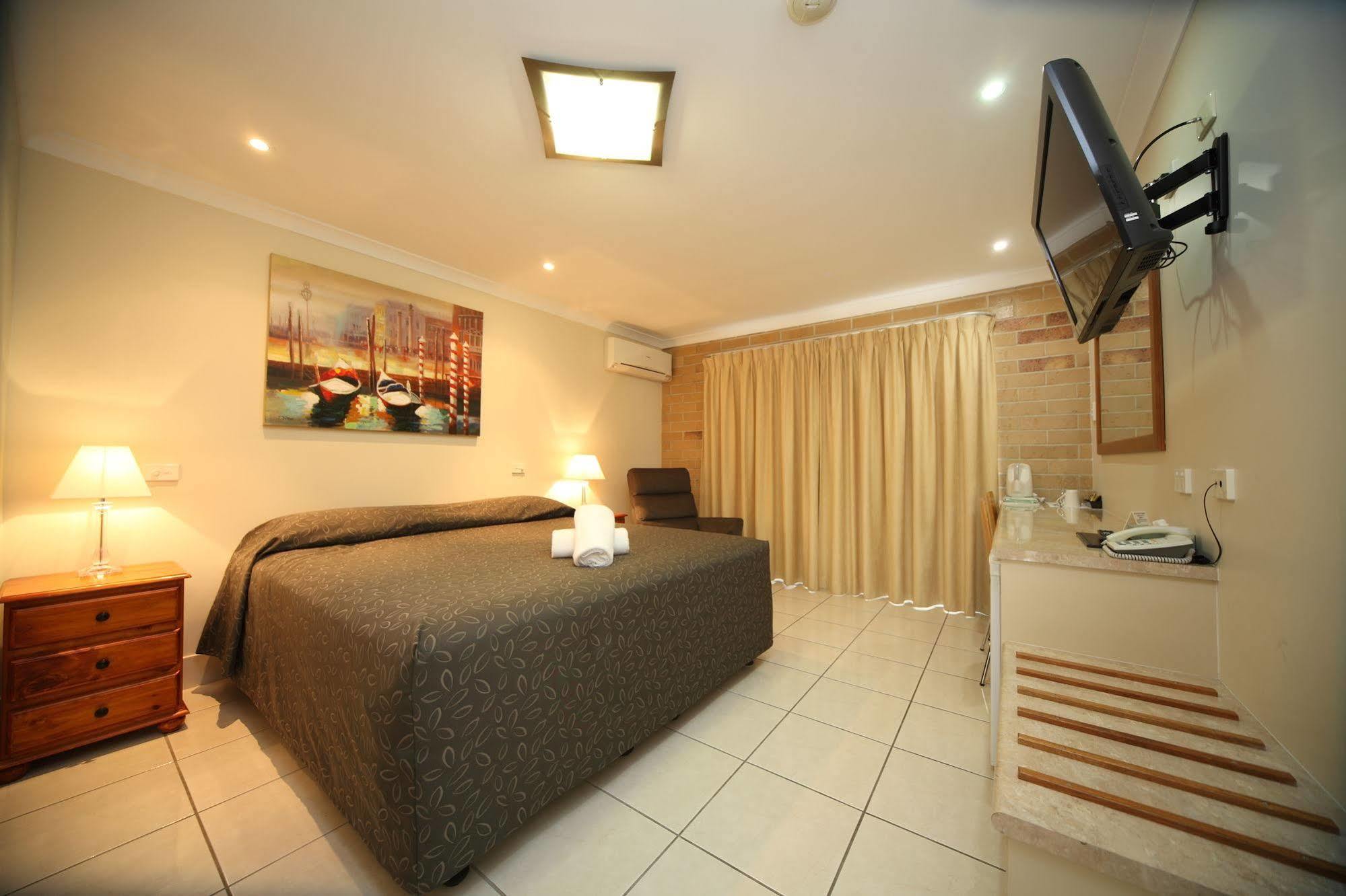 Emerald Central Palms Motel 외부 사진