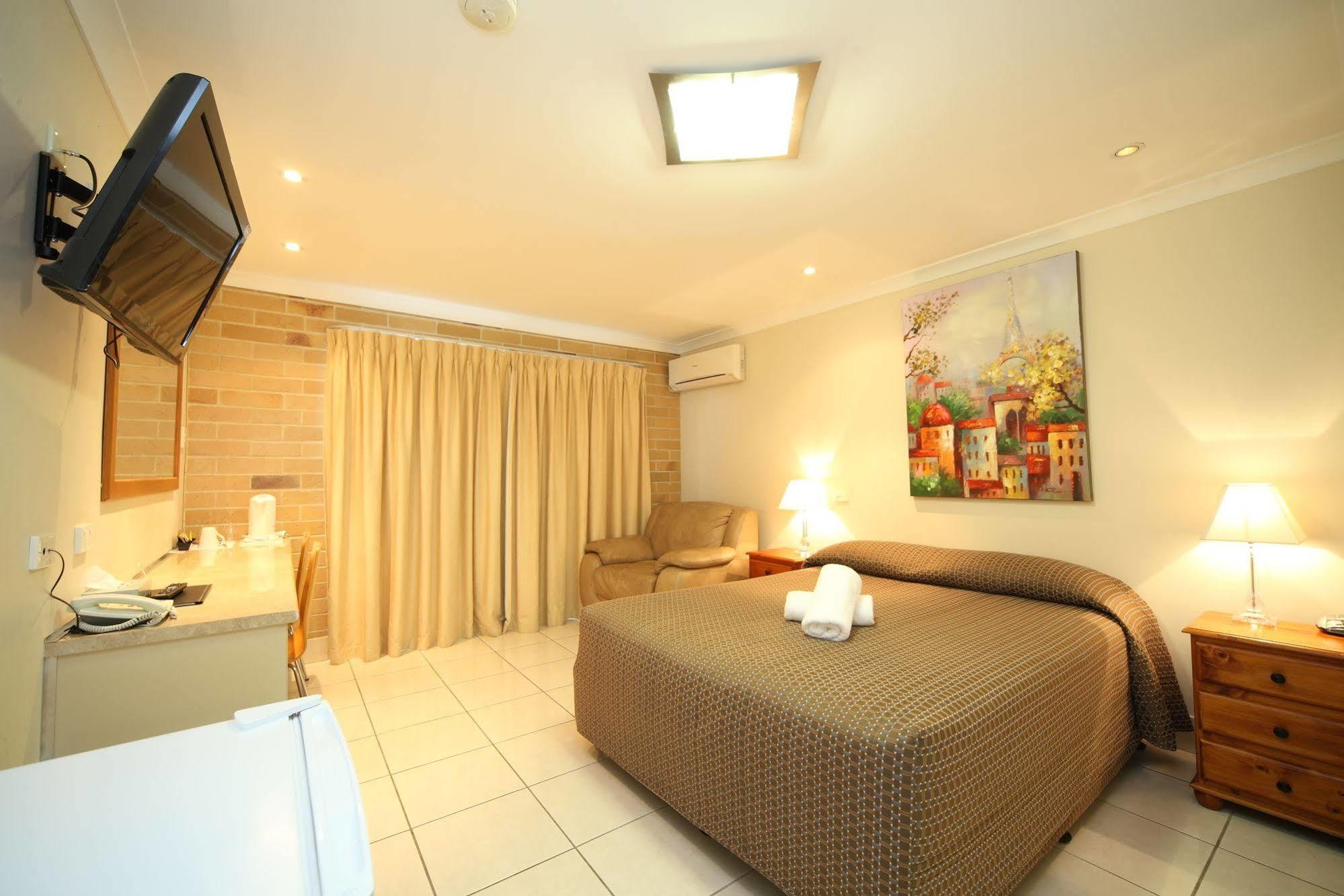 Emerald Central Palms Motel 외부 사진