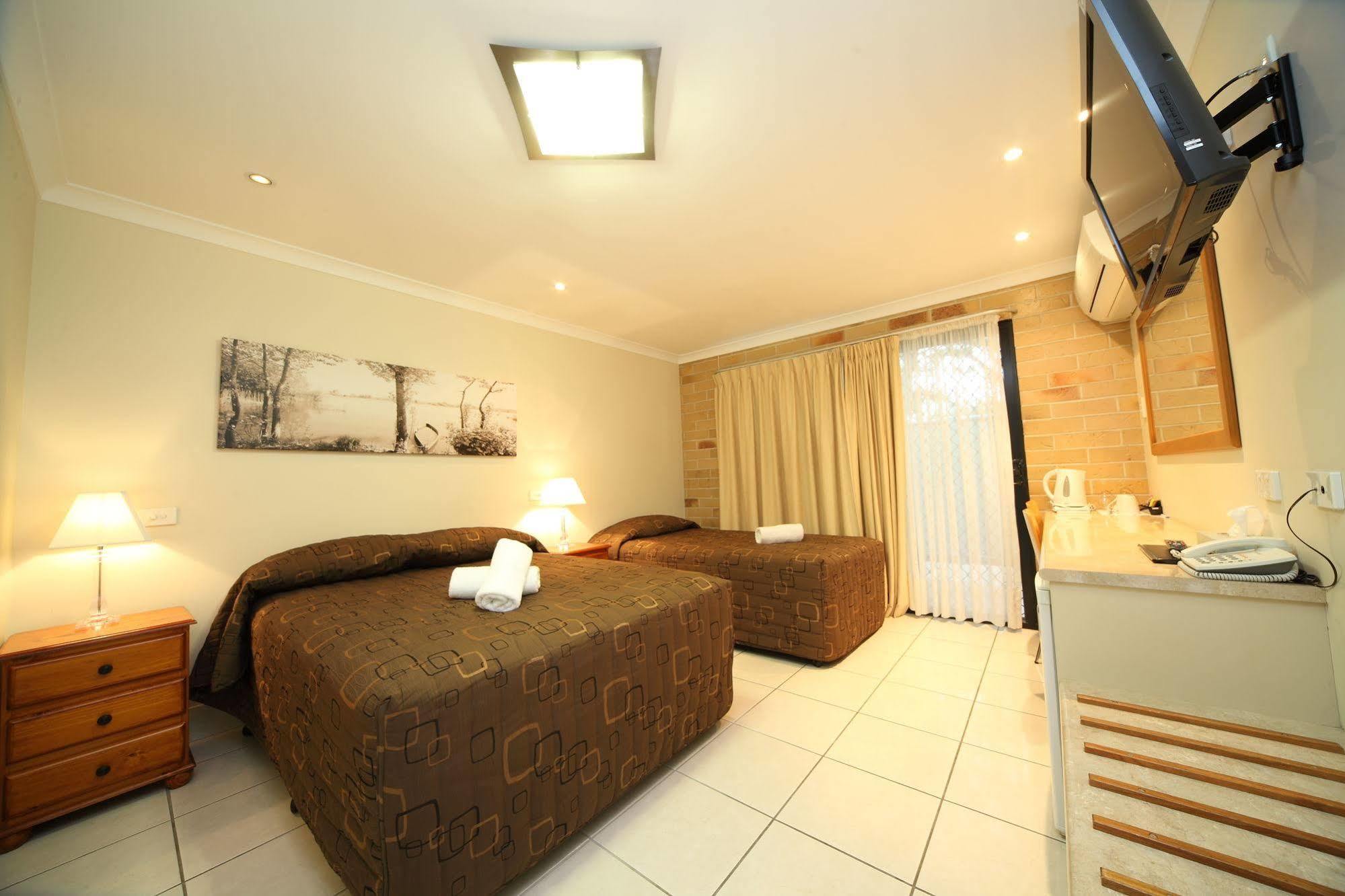 Emerald Central Palms Motel 외부 사진