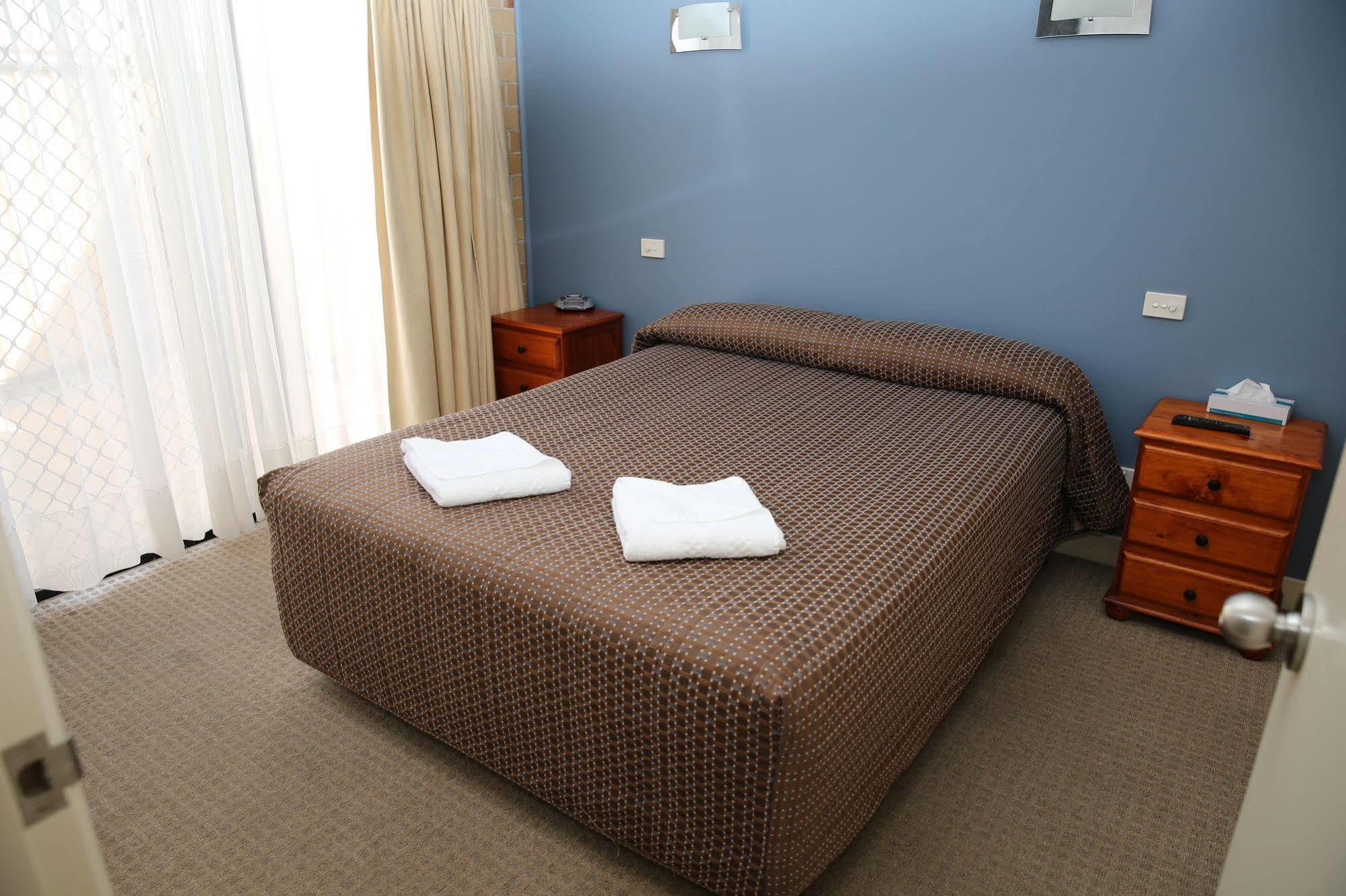 Emerald Central Palms Motel 외부 사진